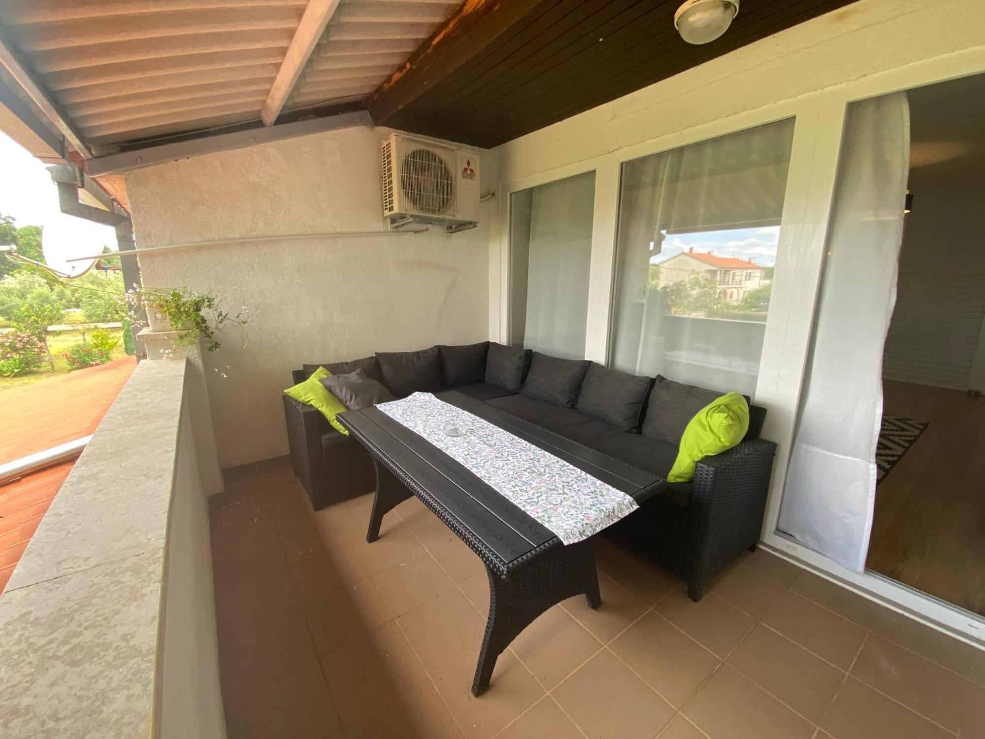 Two-Bedroom Countryside Apartment Marčana Kültér fotó