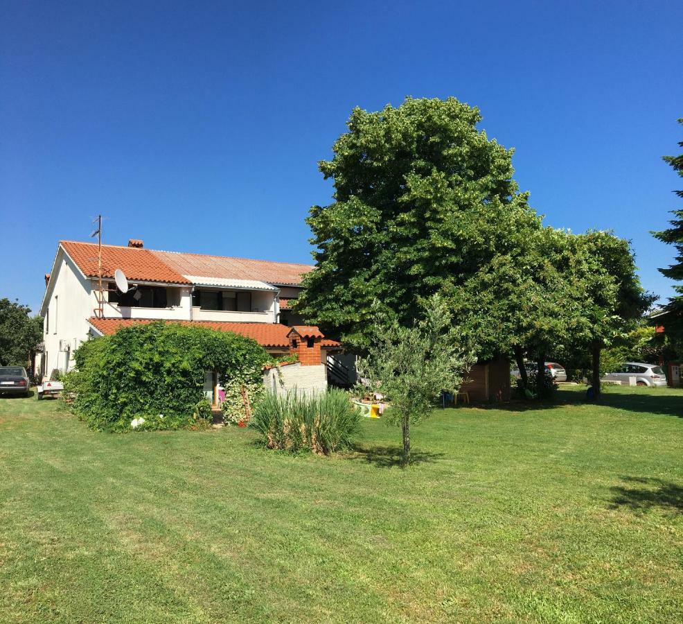 Two-Bedroom Countryside Apartment Marčana Kültér fotó