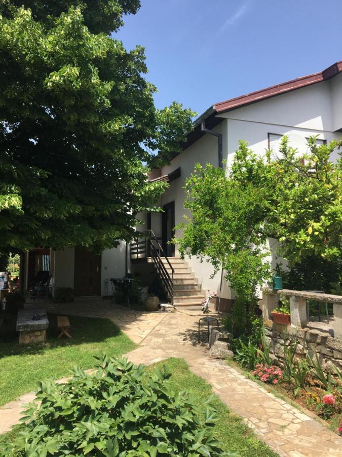 Two-Bedroom Countryside Apartment Marčana Kültér fotó